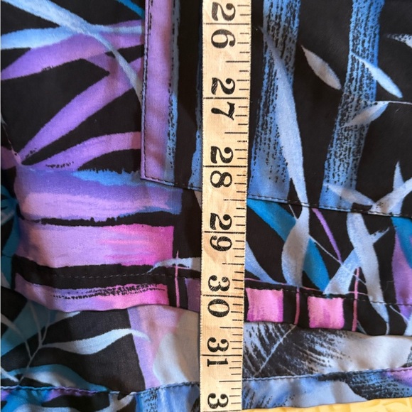 Vintage Vibrant Abstract Patterned Blouse - Picture 12 of 12